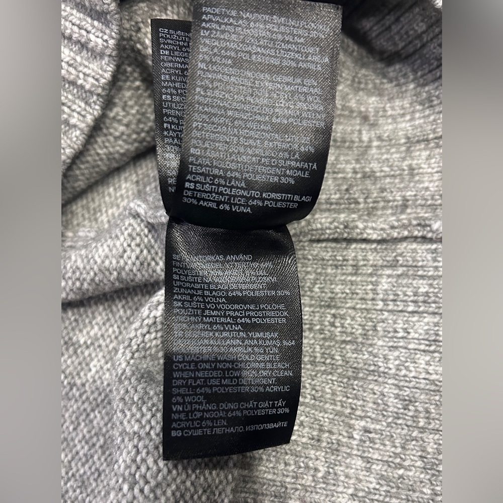 H&M Sweater - Picture 8 of 8